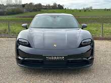 Porsche Taycan Performance 