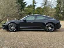 Porsche Taycan Performance 