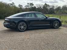 Porsche Taycan Performance 