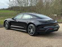 Porsche Taycan Performance 