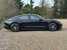Porsche Taycan Performance 