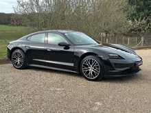 Porsche Taycan Performance 
