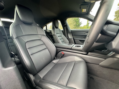 Performance 0.0 4dr Saloon Automatic Electric