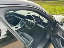 Porsche Taycan Performance 