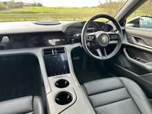 Porsche Taycan Performance 