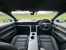 Porsche Taycan Performance 