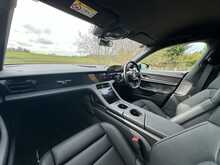 Porsche Taycan Performance 