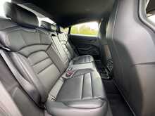 Porsche Taycan Performance 