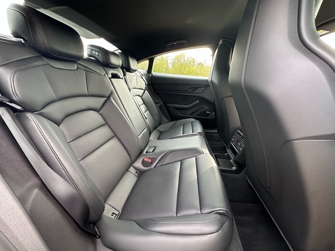 Performance 0.0 4dr Saloon Automatic Electric