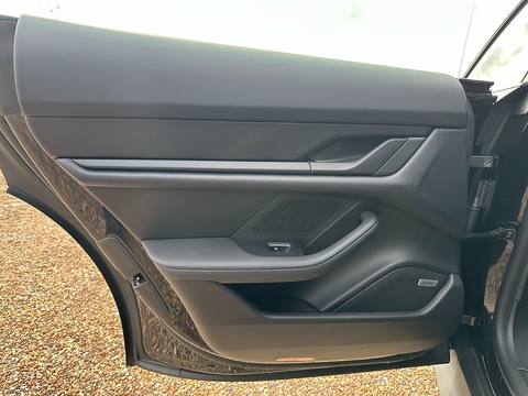 Performance 0.0 4dr Saloon Automatic Electric