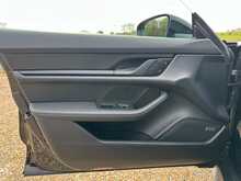 Porsche Taycan Performance 