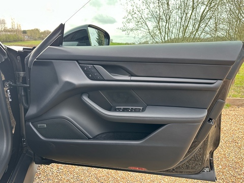 Performance 0.0 4dr Saloon Automatic Electric