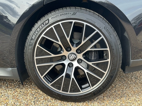 Performance 0.0 4dr Saloon Automatic Electric