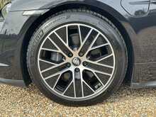 Porsche Taycan Performance 