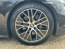 Porsche Taycan Performance 