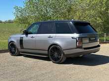 Land Rover Range Rover D300 MHEV Westminster Black 