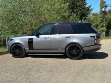 Land Rover Range Rover D300 MHEV Westminster Black 