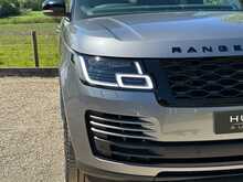 Land Rover Range Rover D300 MHEV Westminster Black 