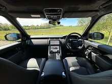 Land Rover Range Rover D300 MHEV Westminster Black 