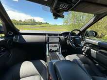 Land Rover Range Rover D300 MHEV Westminster Black 