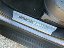 Land Rover Range Rover D300 MHEV Westminster Black 