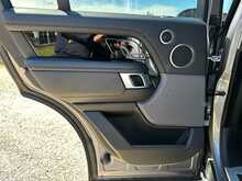 Land Rover Range Rover D300 MHEV Westminster Black 
