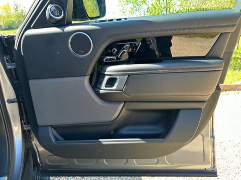 3.0 D300 MHEV Westminster Black SUV 5dr Diesel Auto 4WD Euro 6 (s/s) (300 ps)