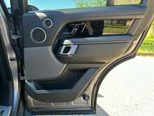 Land Rover Range Rover D300 MHEV Westminster Black 