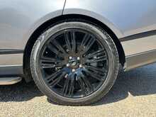 Land Rover Range Rover D300 MHEV Westminster Black 