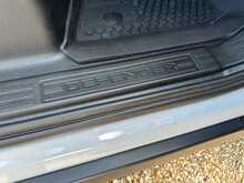 Land Rover Defender 110 Hard Top D250 S 