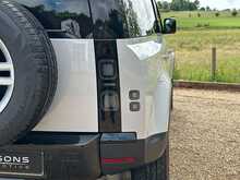 Land Rover Defender 110 Hard Top D250 S 
