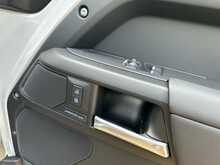 Land Rover Defender 110 Hard Top D250 S 