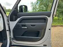 Land Rover Defender 110 Hard Top D250 S 
