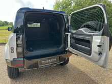 Land Rover Defender 110 Hard Top D250 S 