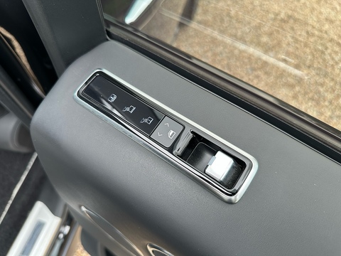 5.0 P565 V8 SV Autobiography Dynamic SUV 5dr Petrol Auto 4WD Euro 6 (s/s) (565 ps)