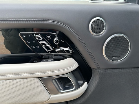 5.0 P565 V8 SV Autobiography Dynamic SUV 5dr Petrol Auto 4WD Euro 6 (s/s) (565 ps)