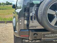 Land Rover Defender 110 Hard Top D350 X-Dynamic HSE 