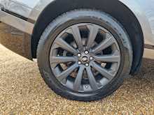 Land Rover Range Rover Velar P250 R-Dynamic SE 