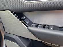 Land Rover Range Rover Velar P250 R-Dynamic SE 