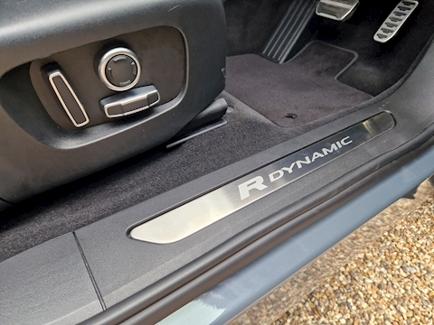 2.0 D200 MHEV R-Dynamic SE SUV 5dr Diesel Auto 4WD Euro 6 (s/s) (204 ps)