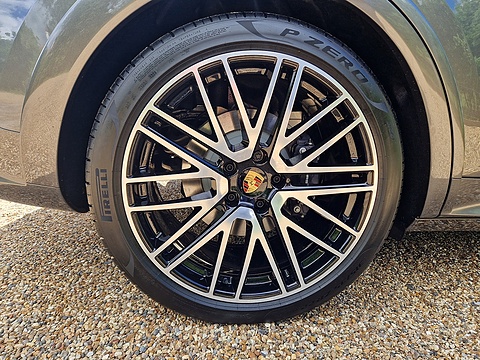 3.0 V6 E-Hybrid 25.9kWh TiptronicS 4WD Euro 6 (s/s) 5dr