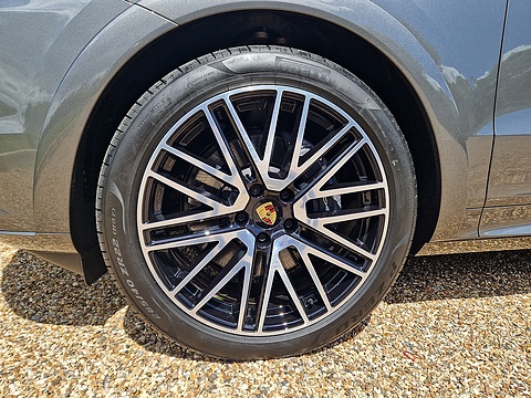 3.0 V6 E-Hybrid 25.9kWh TiptronicS 4WD Euro 6 (s/s) 5dr