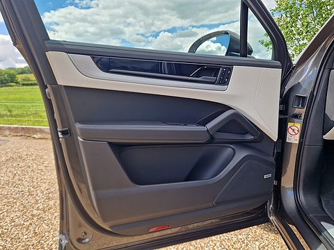 3.0 V6 E-Hybrid 25.9kWh TiptronicS 4WD Euro 6 (s/s) 5dr