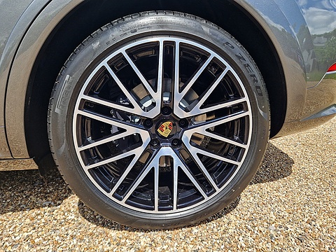 3.0 V6 E-Hybrid 25.9kWh TiptronicS 4WD Euro 6 (s/s) 5dr