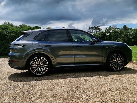 3.0 V6 E-Hybrid 25.9kWh TiptronicS 4WD Euro 6 (s/s) 5dr