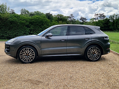 3.0 V6 E-Hybrid 25.9kWh TiptronicS 4WD Euro 6 (s/s) 5dr