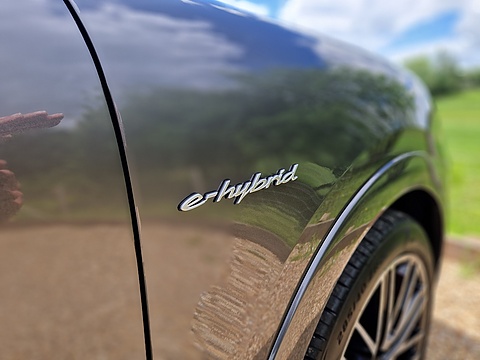 3.0 V6 E-Hybrid 25.9kWh TiptronicS 4WD Euro 6 (s/s) 5dr