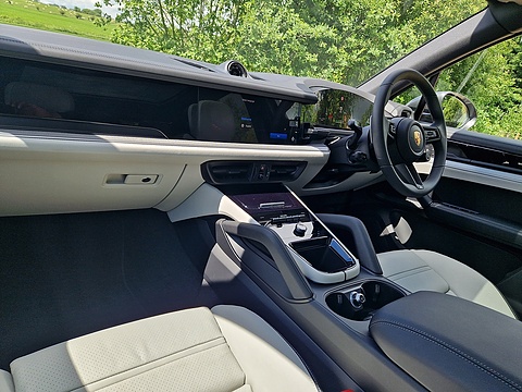 3.0 V6 E-Hybrid 25.9kWh TiptronicS 4WD Euro 6 (s/s) 5dr