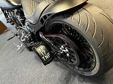 Harley-Davidson Softail FXSB Breakout 1690 17 