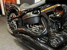 Harley-Davidson Softail FXSB Breakout 1690 17 